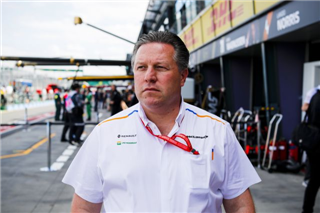 Директор McLaren пояснив, чому команда падала так низько