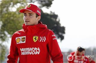 Ferrari наголосила: Леклер може вільно боротися з Феттелем