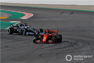 Хемілтон: Mercedes не має перетинати межу в переслідуванні Ferrari