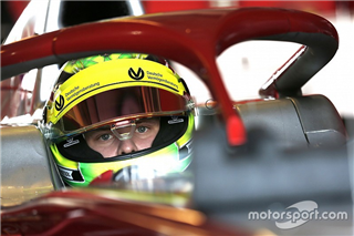 Шумахер дебютує на тестах Ф1 за кермом Ferrari