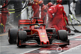 FIA погодилася завжди карати гонщиків часовими штрафами за небезпечні піт-стопи