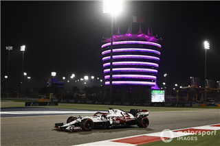 Перша п'ятниця сезону. Кращі світлини з Гран Прі Бахрейна