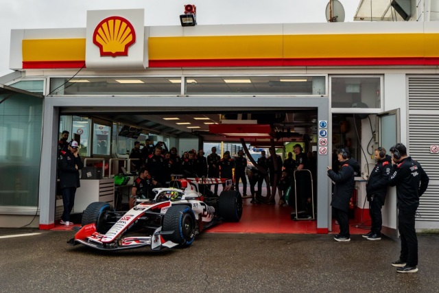 Аяо Комацу: Дуже задоволений тим, як Haas стартував на тестах