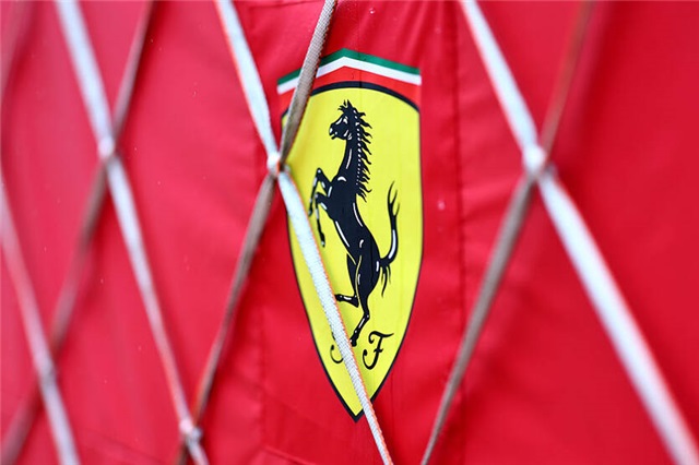 Феррарі працює над абсолютно новим двигуном