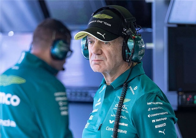 Астон Мартін терміново шукає нового керівника команди аби розвантажити Ньюї