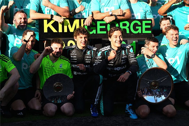 Мерседес оформив перший за півстоліття дубль без Гамілтона