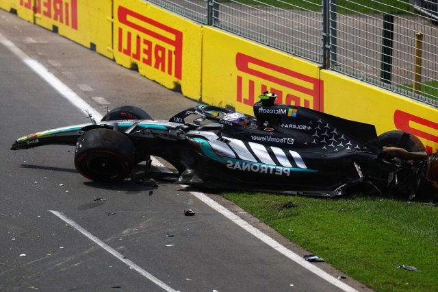 Андреа Кімі Антонеллі: Я врізався в стіну, але герої-механіки повернули болід на трасу