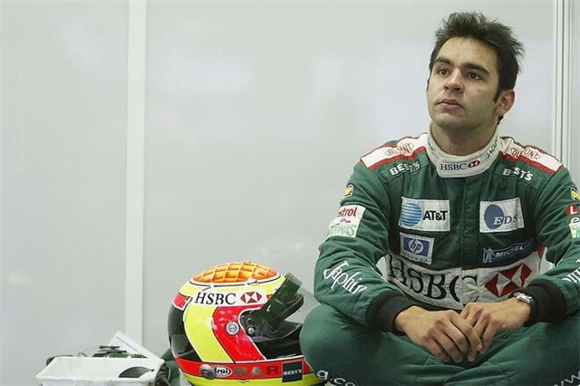 Побив незнайомця, захищаючи сина. Екс-пілота Ф1 заарештували у США