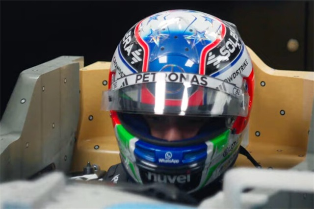 Пілот Формули-1 повернувся за кермо Мерседес перед стартом сезону