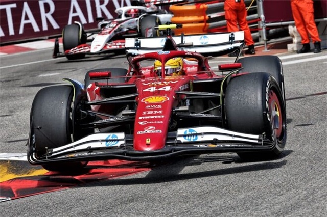 Гамілтон: «Я ніколи не робитиму це з Феррарі. Це зовсім інший рівень»