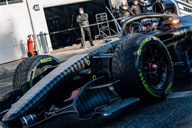 Формула-1 зганьбилася. Фанати «без інформації», а поліція переслідує людей