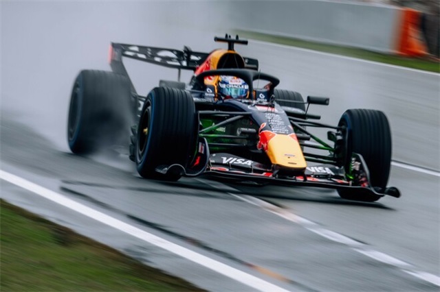 Тести Формули-1. Аварія Ред Булл і успішний дебют Феррарі