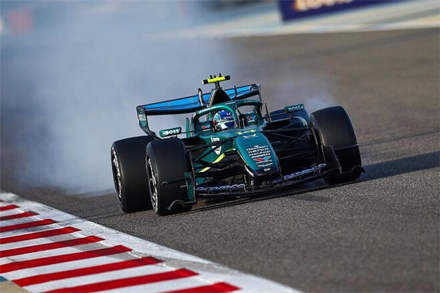 З машини майбутнього у розчарування року. Або як Хонда псує життя Алонсо