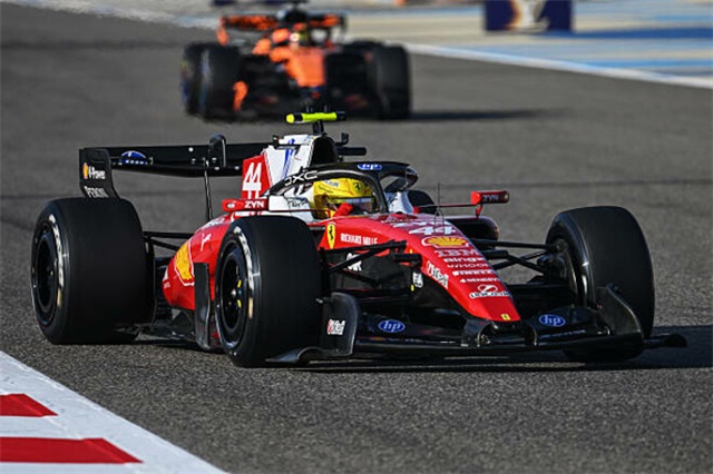 Тести Формули-1: Феррарі показала диво-крило, три команди в топі