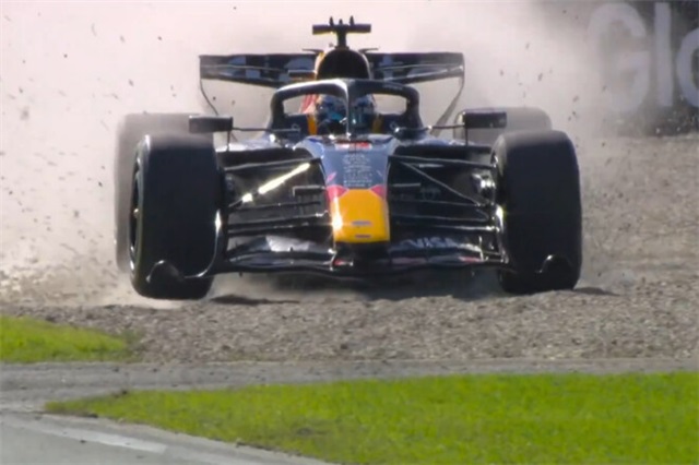 Ферстаппен пошкодив болід після вильоту на Гран-прі Австралії