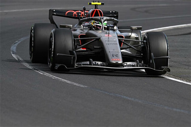 Вдалий дебют. Ауді здобула очки в першій гонці у Формулі-1