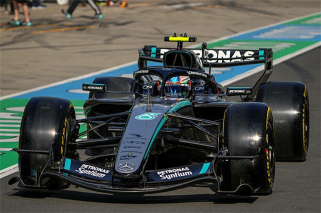 Пілота Мерседес викликали до суддів. Ризикує втратити місця на старті