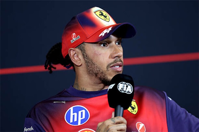 «У них є ще один режим двигуна». Гамілтон розкрив секрет швидкості Мерседес