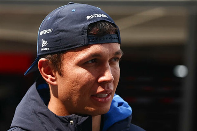 Алекс Албон: «Наша машина їде на трьох колесах. Ніщо не допомагає»