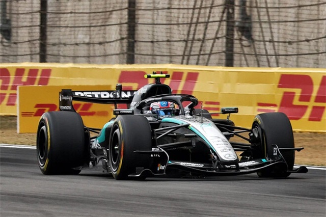 Мерседес змінив конструкцію боліда, після втручання FIA