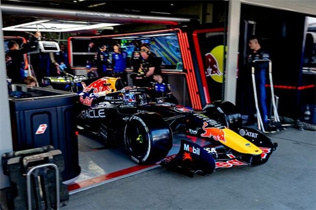 Стало відомо, скільки часу Ред Булл втрачає через зайву вагу боліда