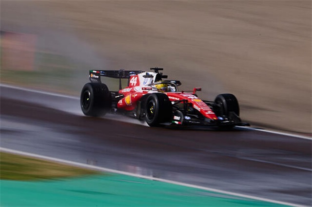 Льюїс Гамілтон продовжує приватні тести під час паузи у Формулі-1