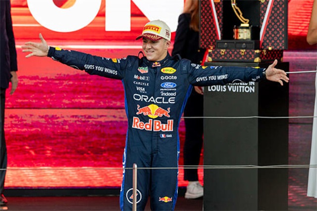 FIA визначилася щодо дискваліфікації пілота Ред Булл