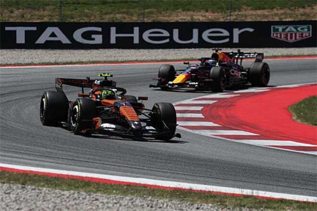 Як McLaren відстав від Mercedes на три місяці