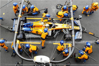 Шеф McLaren: Сайнс та Норріс пілотують майже однаково