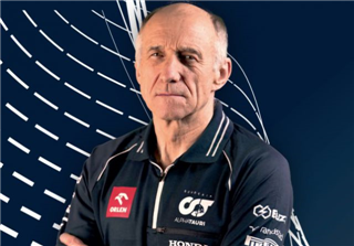 Тост: Aston Martin лише фарбує Red Bull в зелений колір