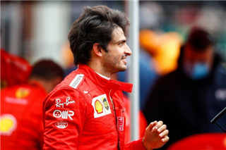 Сайнс: Контракт з Ferrari я підписував у піжамі