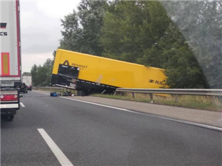 Renault оприлюднив заяву щодо аварії вантажівки