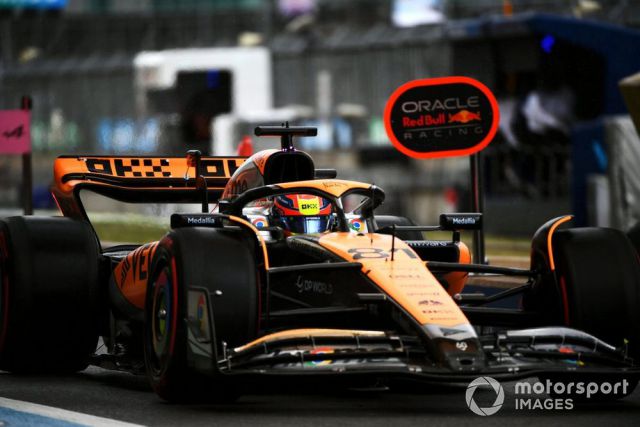 Піастрі: Болід McLaren перетворився на ракету