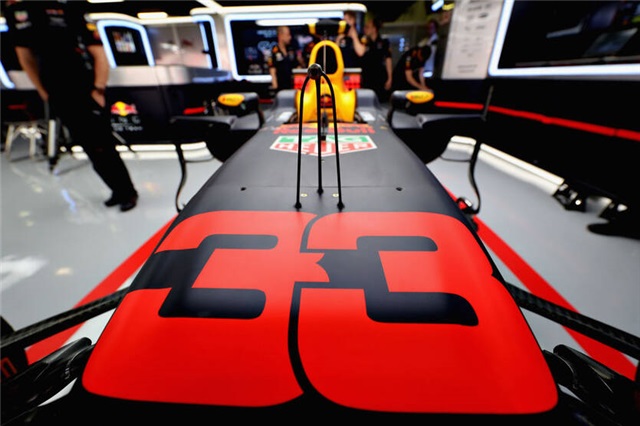 Ред Булл підтвердив. Ферстаппен вибрав новий номер на сезон-2026