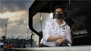Вольфф: У нас попереду буде один болід проти двох Red Bull