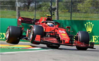Сайнс: У Ferrari чудовий болід для повільних поворотів