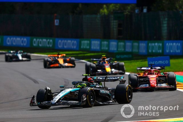 Гамілтон: Не думаю, що Mercedes бореться за титул