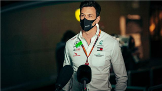 Вольфф: Ми не граємося в політику у Mercedes