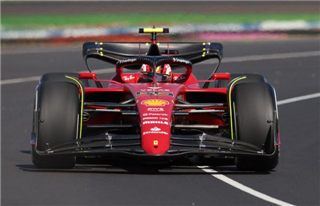 ЗМІ: Сайнс підписав новий контракт з Ferrari