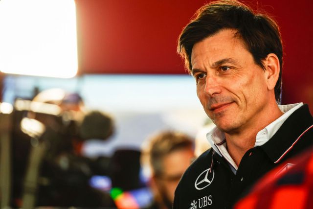 Вольфф: Mercedes доведеться експериментувати в кожній гонці