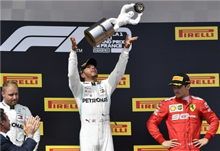 Хемілтон розкритикував стратегію Red Bull