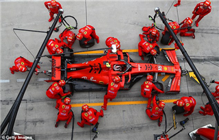 Леклер провів зустріч з керівниками Ferrari