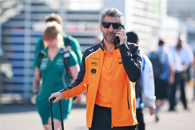 Макларен вибачився перед своїми пілотами за дискваліфікацію