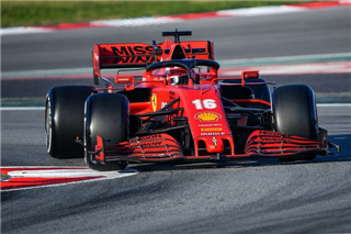 Mercedes: Поки рано казати про проблеми Ferrari