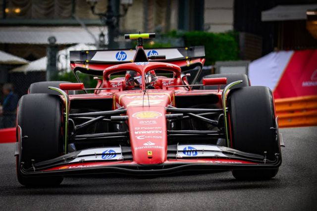 Сайнс: Ferrari має боротися за подіуми та перемоги в гонках