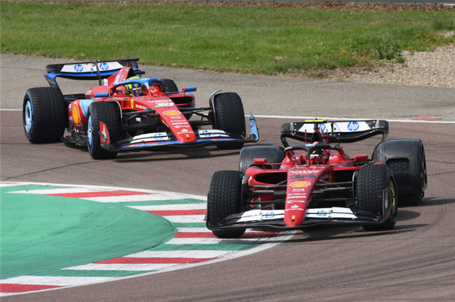 Феррарі протестували нові варіанти колісних арок для дощових перегонів Формули-1