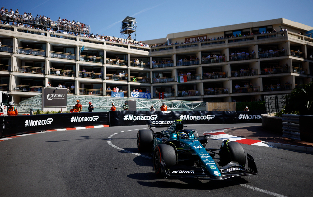 Алонсо: Хто планував, що 24 гонки з 25 виграє Red Bull?