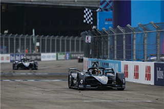 Вандорн приніс Mercedes першу перемогу у Формулі Е
