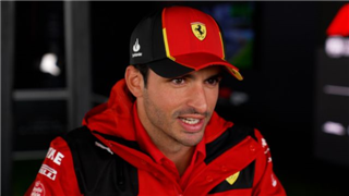 Сайнс: Болід Ferrari просто пожирає шини