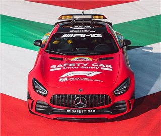 Сейфті-кар на Гран Прі Тоскани розфарбували на честь Ferrari